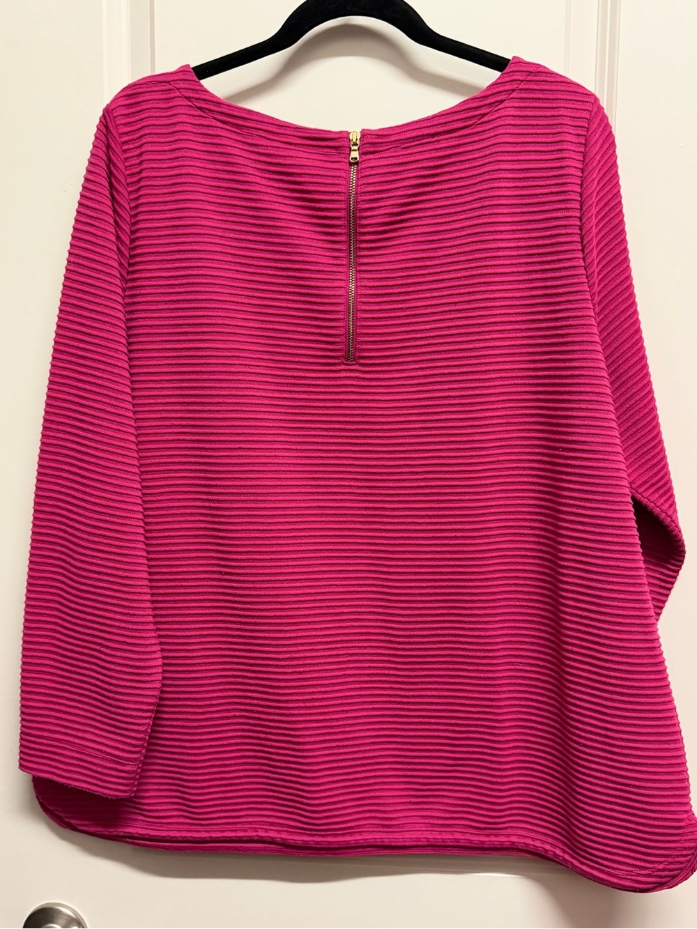✨ Pick 3 for $15 ✨ Talbots Ribbed Long Sleeve Boatneck Top - Fuchsia - Picture 2 of 3